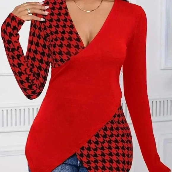 V Neck Long Sleeve Houndstooth Print Top - Picture 2 of 3